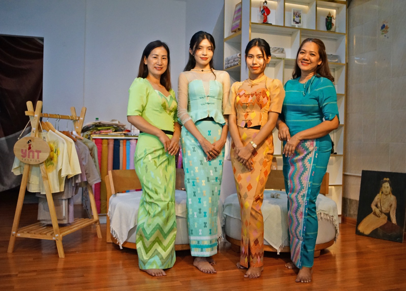 Women of Ya Nant Thit Fashion