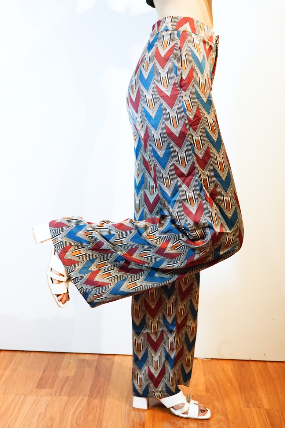 AURA seasonal garment